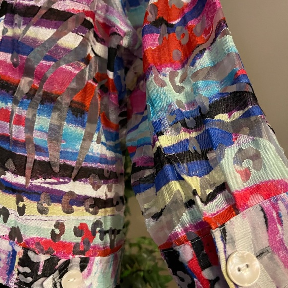 Linear Petite Large multi-color lightweight shirt - Picture 8 of 8